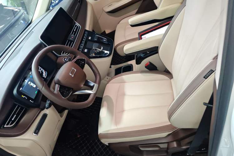Used Bestune M9 2023 2.0T Prestige Edition Left Front Seat