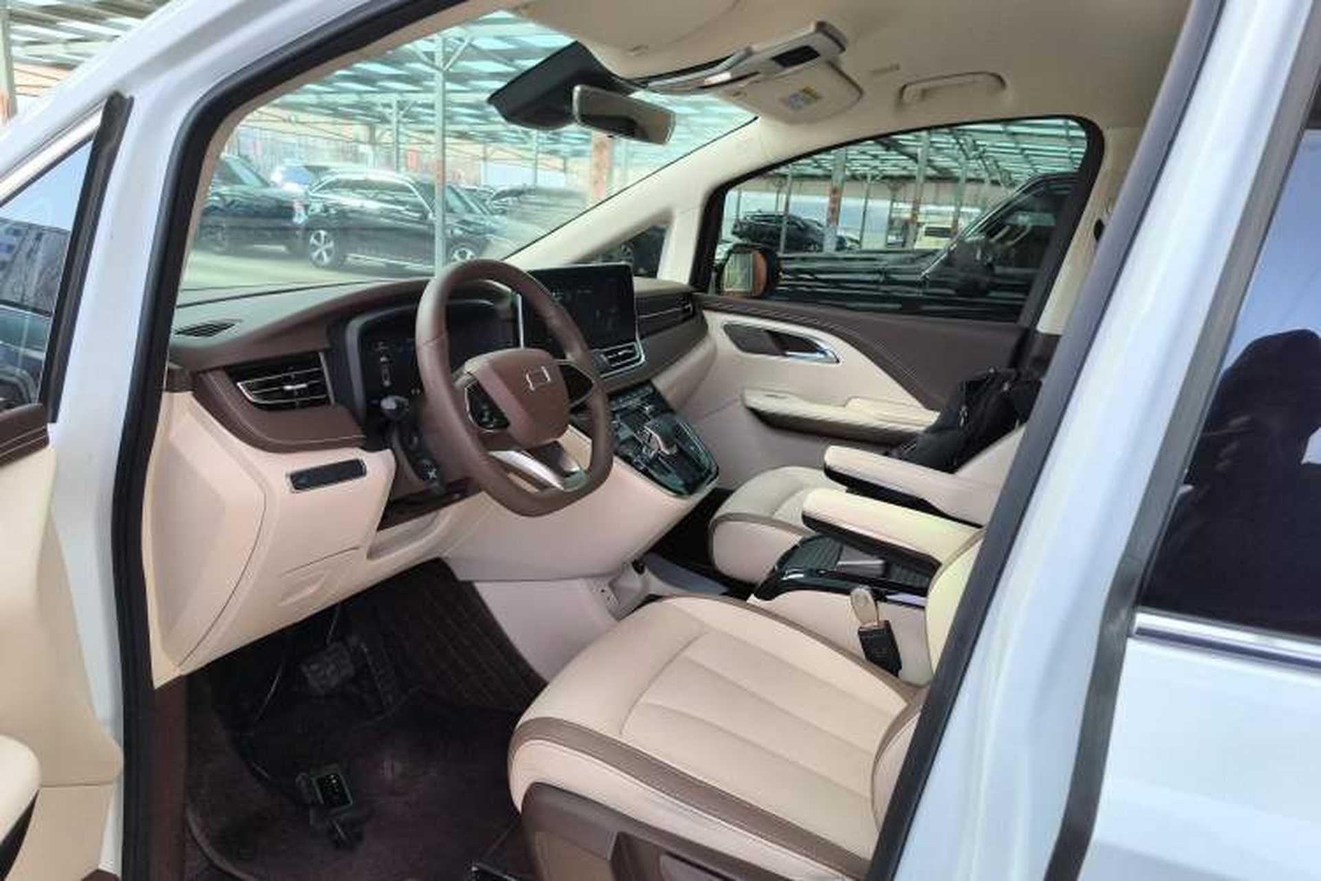 Used Bestune M9 2023 2.0T Ultimate Edition Left Front Seat