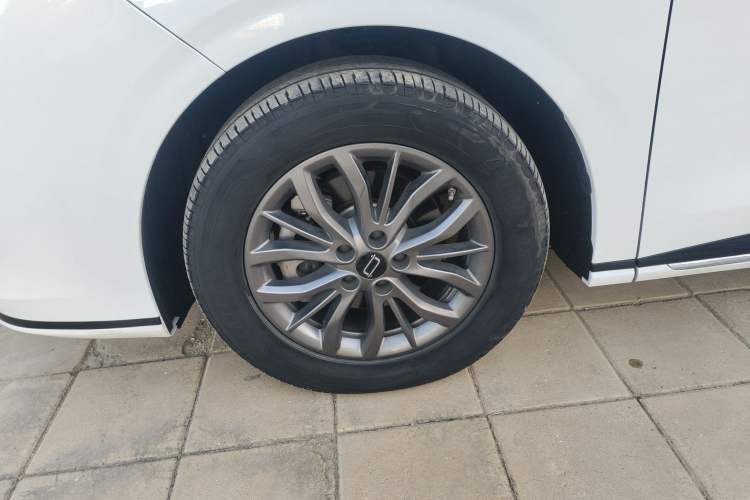 Used Bestune M9 2023 2.0T Prestige Edition Left Front Wheel Hub