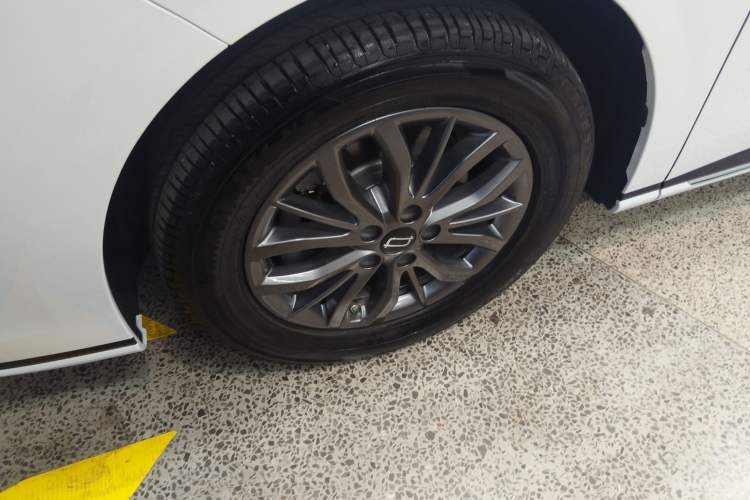 Used Bestune M9 2023 2.0T Prestige Edition Left Front Wheel Hub