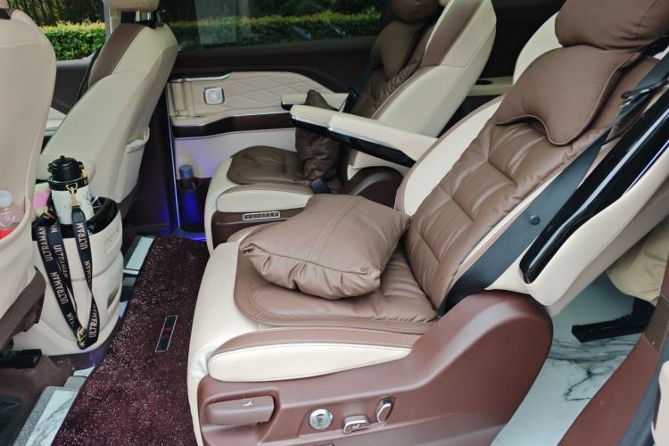 Used Bestune M9 2023 2.0T Ultimate Edition Left Rear Seat