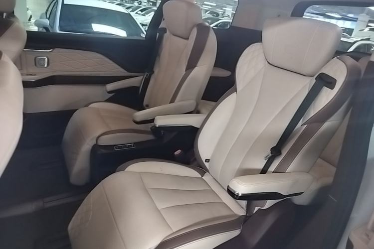 Used Bestune M9 2023 2.0T Ultimate Edition Left Rear Seat