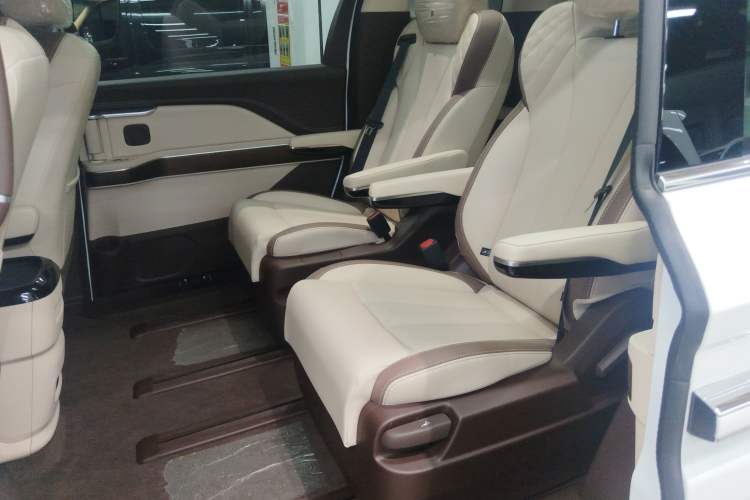 Used Bestune M9 2023 2.0T Prestige Edition Left Rear Seat