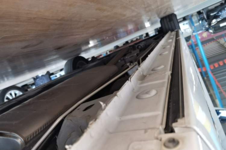 Used Bestune M9 2023 2.0T Prestige Edition Left Side Sill