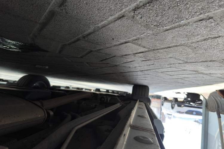 Used Bestune M9 2023 2.0T Ultimate Edition Left Side Sill