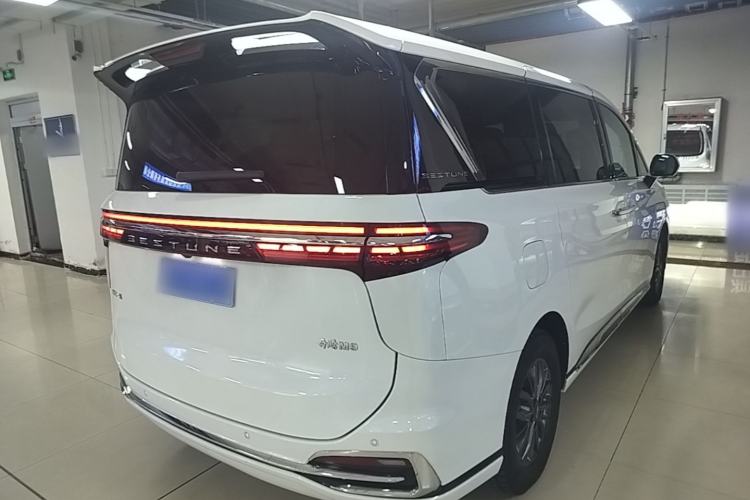 Used Bestune M9 2023 2.0T Ultimate Edition Rear Right 45 Deg