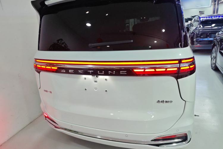 Used Bestune M9 2023 2.0T Prestige Edition Rear