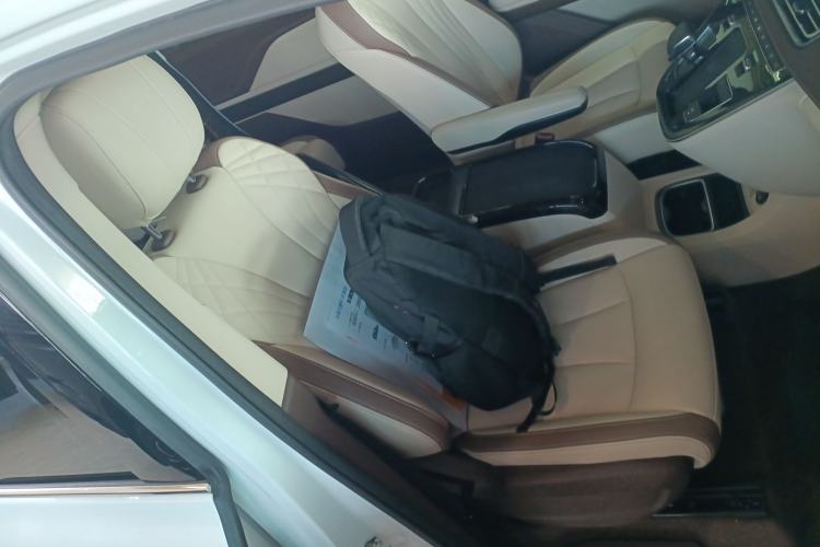 Used Bestune M9 2023 2.0T Prestige Edition Right Front Seat