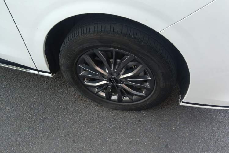 Used Bestune M9 2023 2.0T Prestige Edition Right Front Wheel Hub