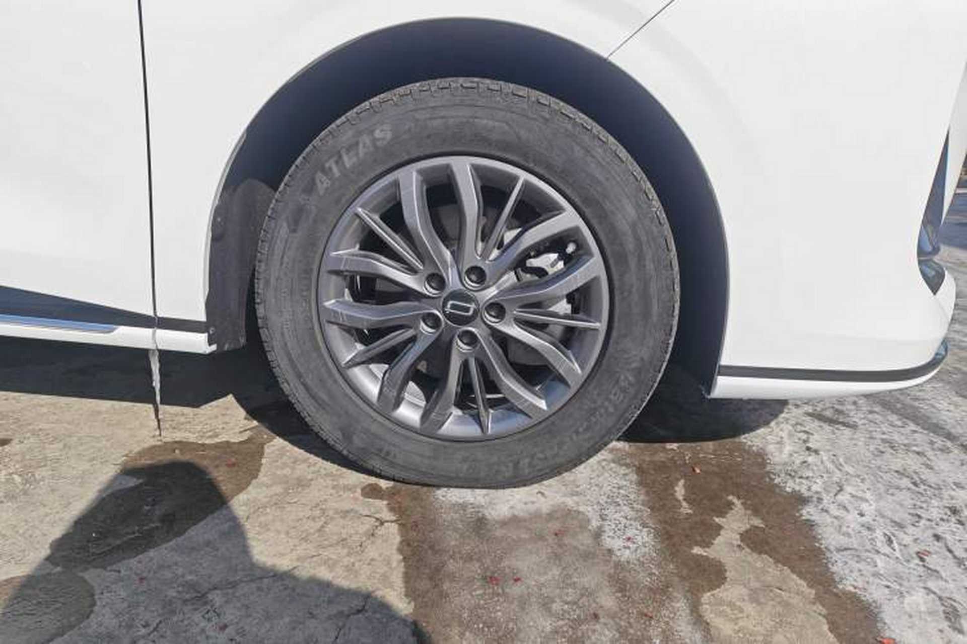 Used Bestune M9 2023 2.0T Prestige Edition Right Front Wheel Hub