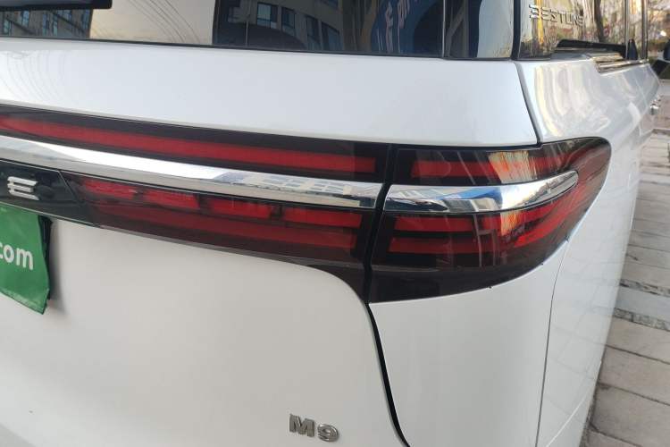 Used Bestune M9 2023 2.0T Prestige Edition Right Rear Taillight