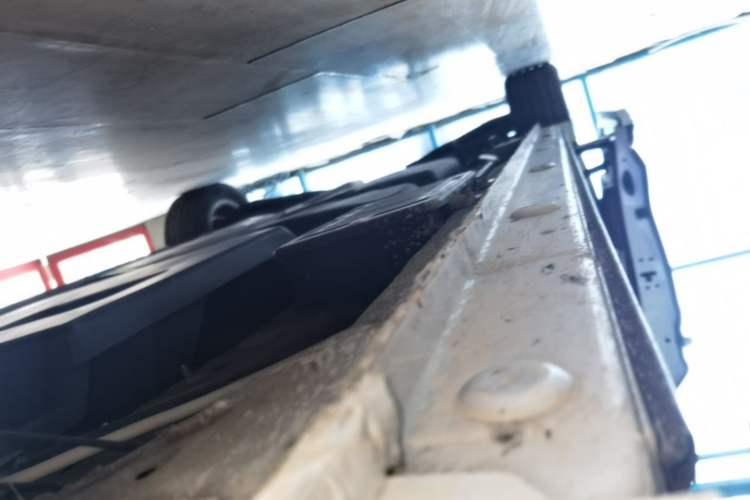 Used Bestune M9 2023 2.0T Prestige Edition Right Side Sill