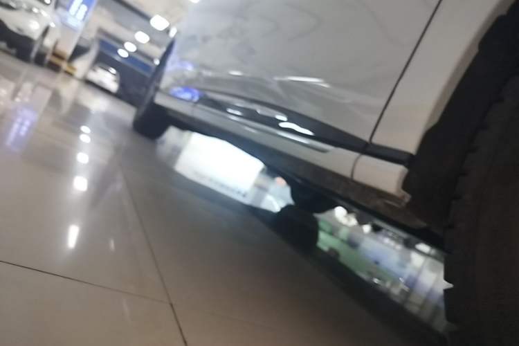Used Bestune M9 2023 2.0T Ultimate Edition Right Side Sill