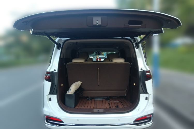 Used Bestune M9 2023 2.0T Prestige Edition Trunk