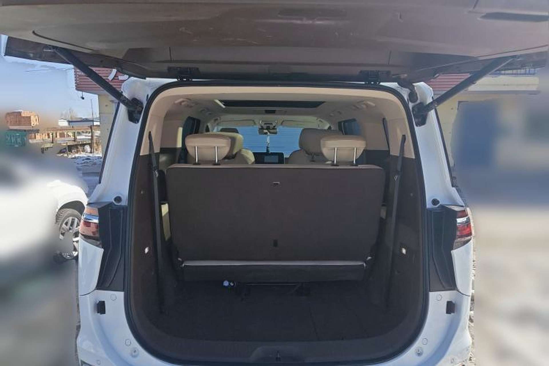 Used Bestune M9 2023 2.0T Prestige Edition Trunk