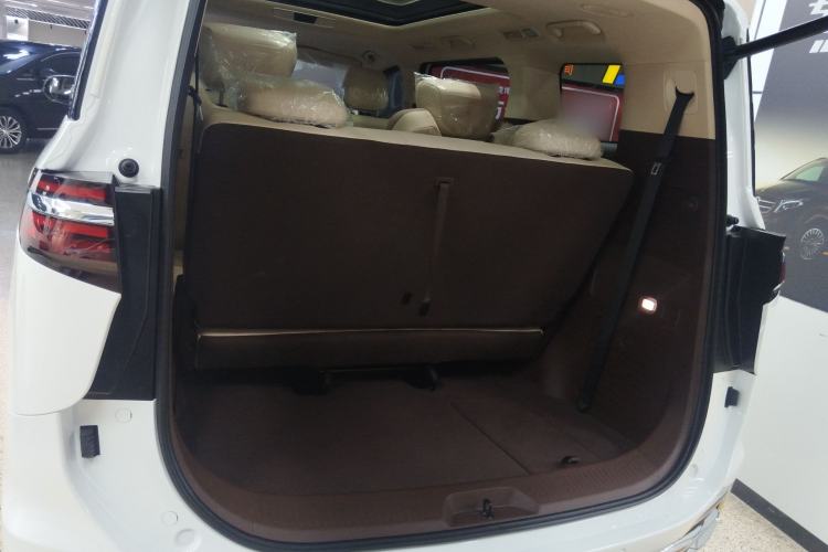 Used Bestune M9 2023 2.0T Prestige Edition Trunk