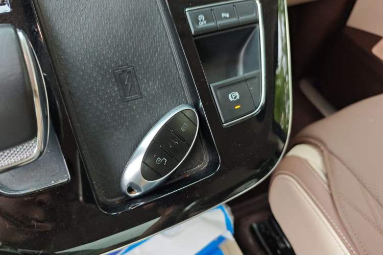 Used Bestune M9 2023 2.0T Ultimate Edition Vehicle Key