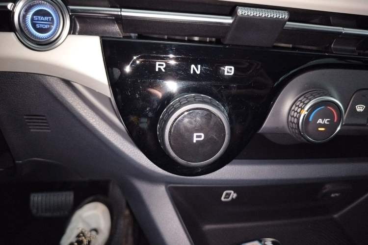 Used Bestune NAT 2023 PRO Comfort Travel Edition 419km Gear Lever