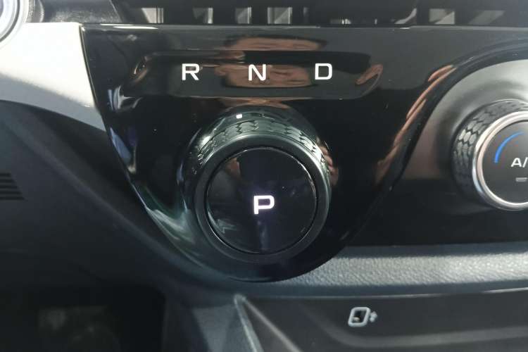 Used Bestune NAT 2023 PRO Comfort Travel Edition 419km Gear Lever