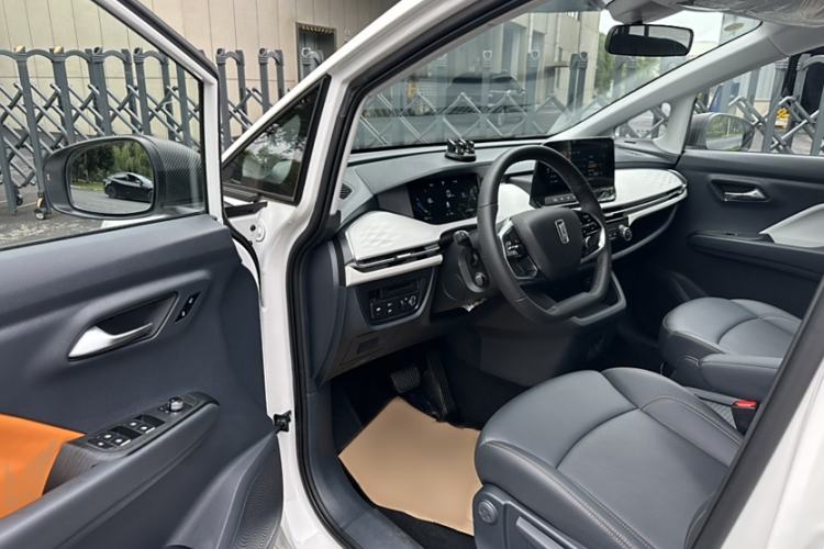 Used Bestune NAT 2023 PRO Comfortable Travel Battery-Swap Version 401km Interior 3