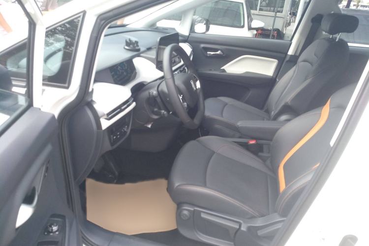 Used Bestune NAT 2023 PRO Comfortable Travel Battery-Swap Version 401km Left Front Seat