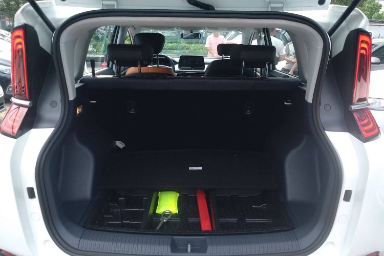 Used Bestune NAT 2023 PRO Comfortable Travel Battery-Swap Version 401km Trunk