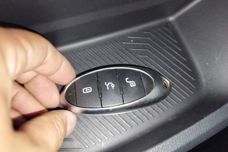Used Bestune NAT 2023 PRO Comfort Travel Edition 419km Vehicle Key