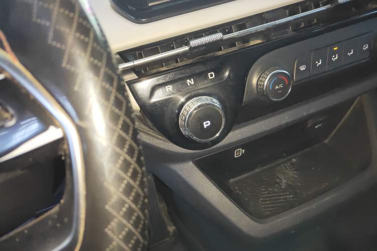 Used Bestune NAT 2021 Ride-Hailing Version Gear Lever