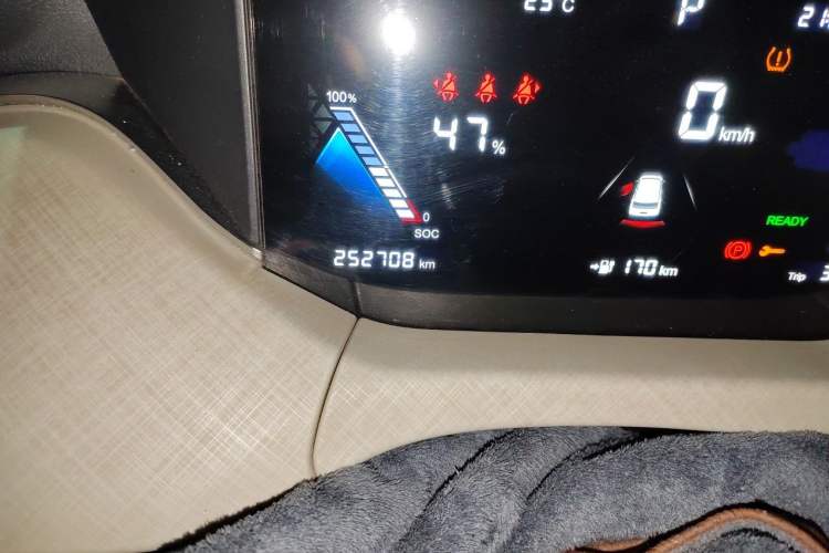 Used Bestune NAT 2021 Luxury Experience Edition Odometer Close Up