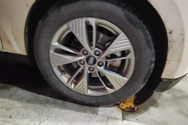 Used Bestune NAT 2021 Luxury Experience Edition Right Front Wheel Hub
