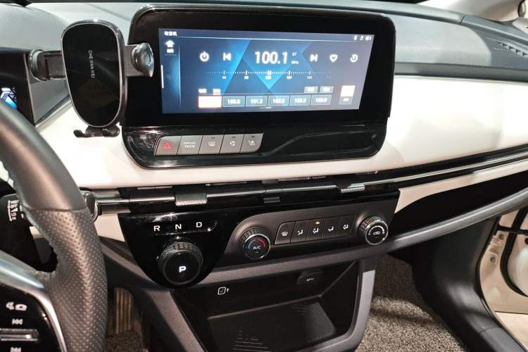 Used Bestune NAT 2022 Enjoy Travel Battery-Swap Version 100kW 401km Audio And AC Panel