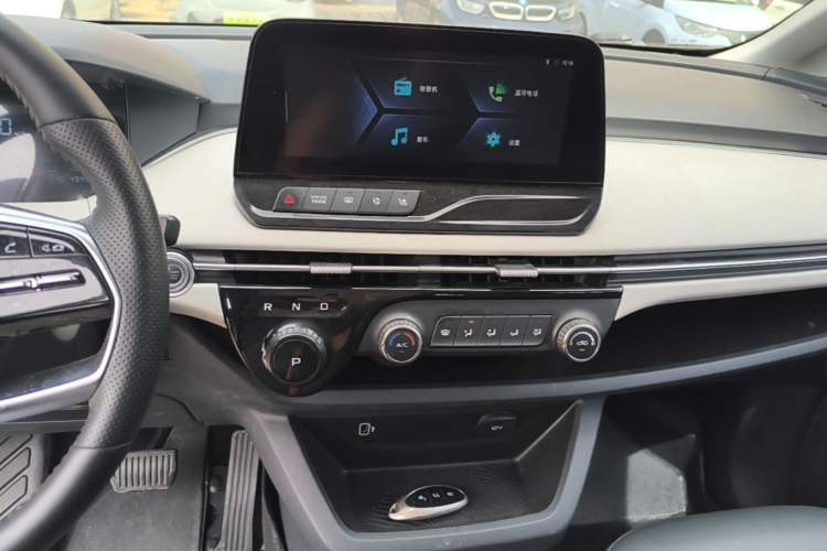 Used Bestune NAT 2022 Comfort Travel Version 100kW 425km Audio And AC Panel