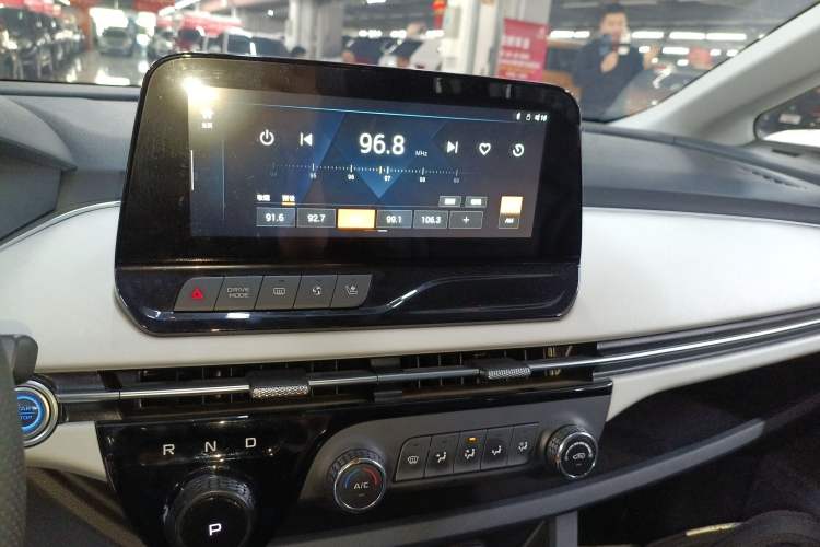 Used Bestune NAT 2022 Enjoy Travel Battery-Swap Version 100kW 401km Audio And AC Panel
