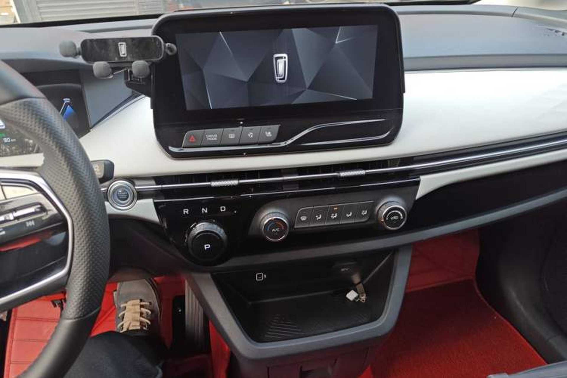 Used Bestune NAT 2022 Enjoy Travel Battery-Swap Version 100kW 401km Audio And AC Panel