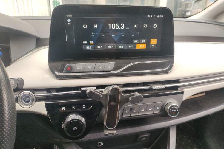 Used Bestune NAT 2022 Comfortable Travel Rental Edition Audio And AC Panel