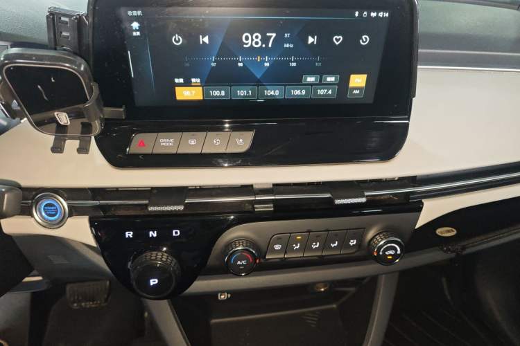 Used Bestune NAT 2022 Comfortable Travel Battery-Swap Version 100kW 401km Audio And AC Panel