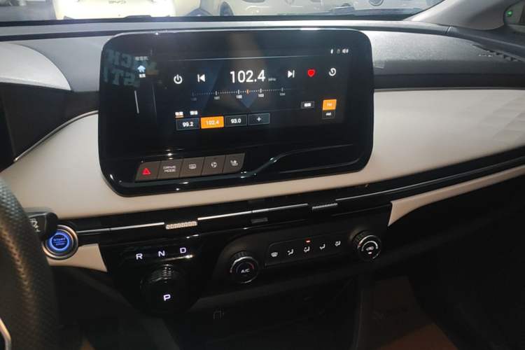 Used Bestune NAT 2022 Enjoy Travel Battery-Swap Version 100kW 401km Audio And AC Panel