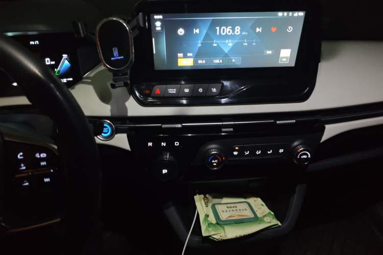 Used Bestune NAT 2022 Enjoy Travel Battery-Swap Version 100kW 401km Audio And AC Panel