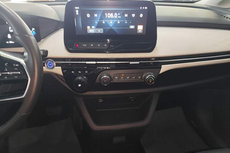 Used Bestune NAT 2022 Comfortable Travel Rental Edition Audio And AC Panel