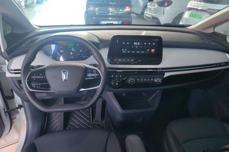 Used Bestune NAT 2022 Comfortable Travel Battery-Swap Version 100kW 401km Center Console