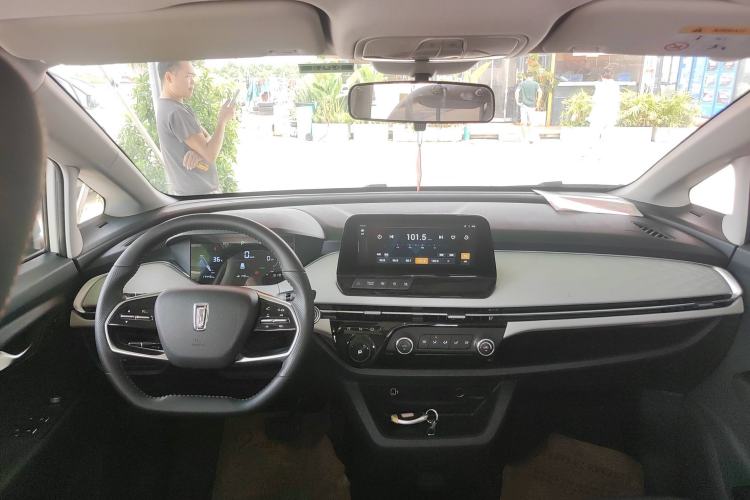 Used Bestune NAT 2022 Comfortable Travel Battery-Swap Version 100kW 401km Center Console
