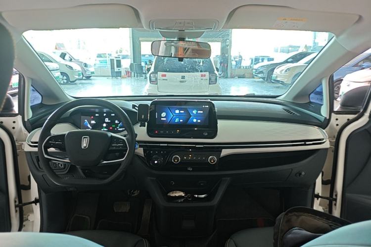 Used Bestune NAT 2022 Comfortable Travel Battery-Swap Version 100kW 401km Center Console