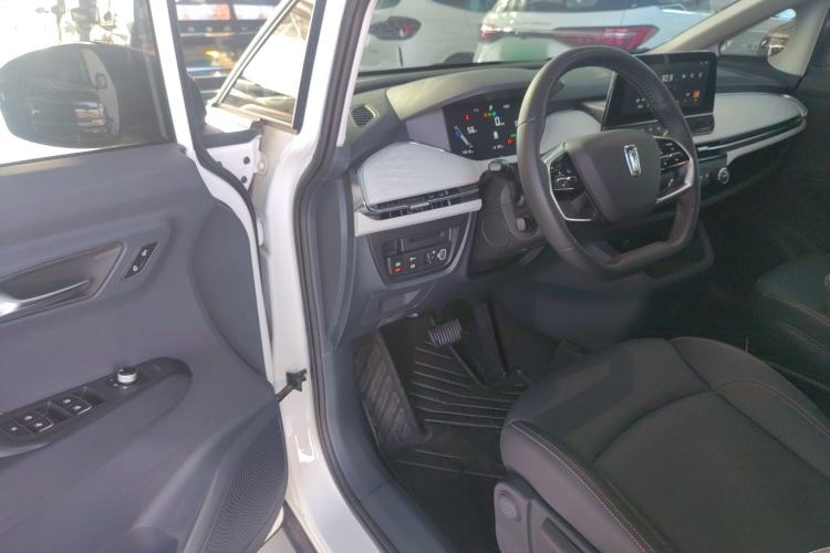 Used Bestune NAT 2022 Comfortable Travel Battery-Swap Version 100kW 401km Driver Seat