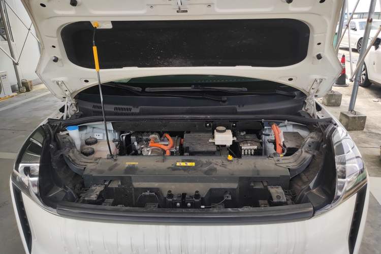 Used Bestune NAT 2022 Comfortable Travel Battery-Swap Version 100kW 401km Engine Bay