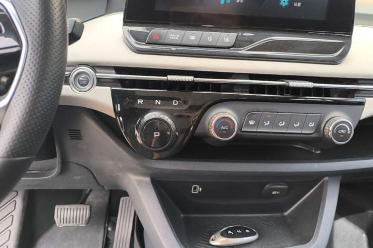 Used Bestune NAT 2022 Comfort Travel Version 100kW 425km Gear Lever