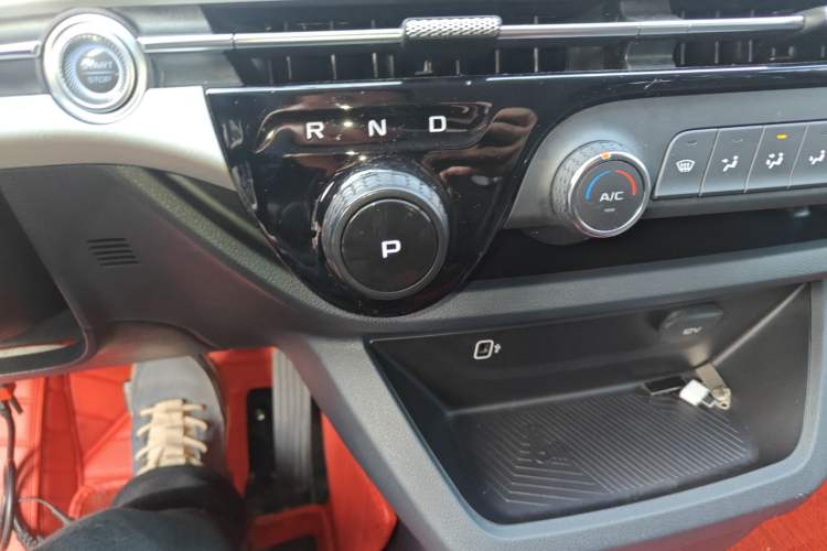 Used Bestune NAT 2022 Enjoy Travel Battery-Swap Version 100kW 401km Gear Lever