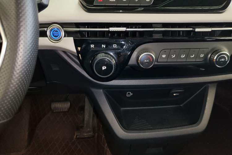 Used Bestune NAT 2022 Comfort Travel Version 100kW 425km Gear Lever