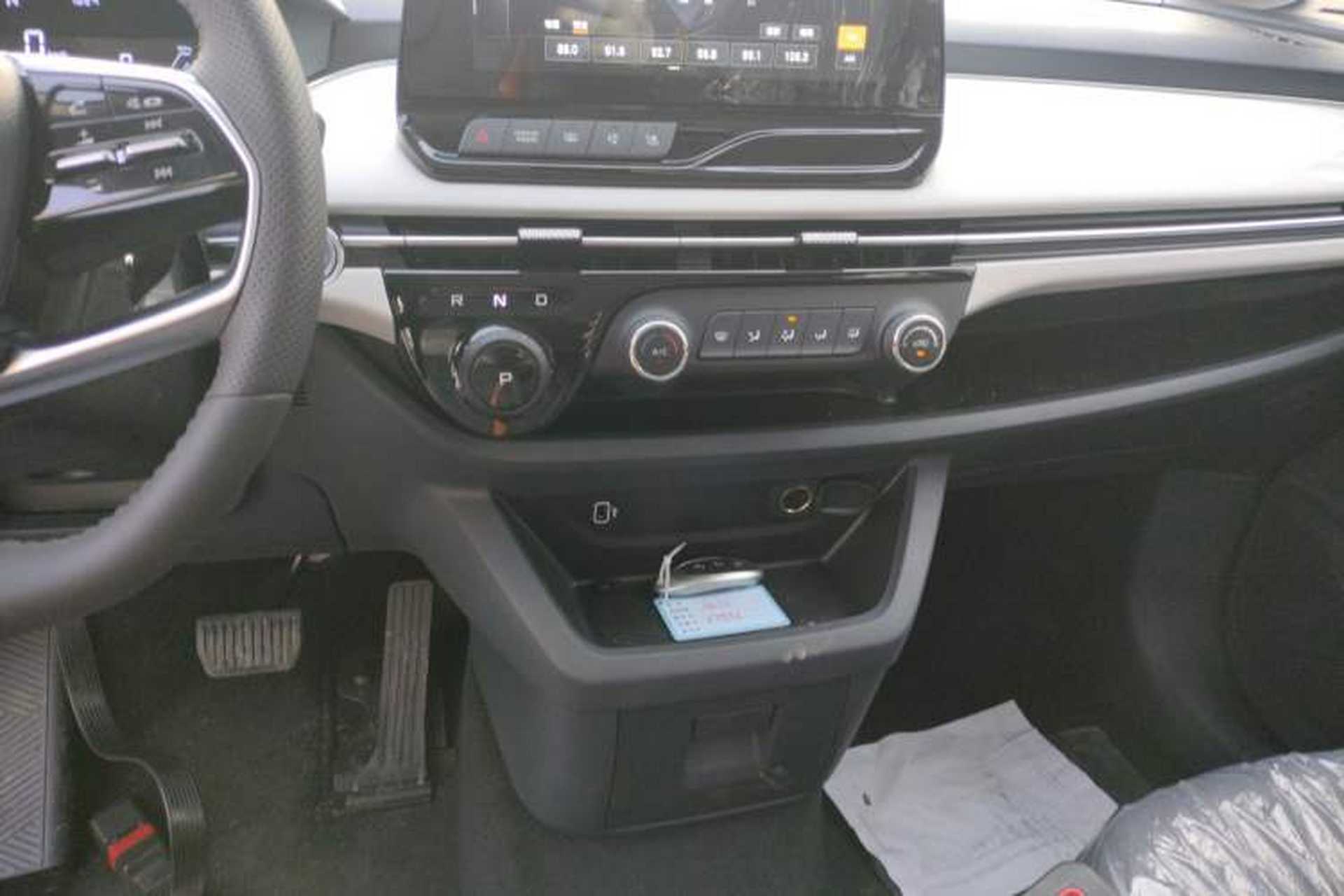 Used Bestune NAT 2022 Comfortable Travel Battery-Swap Version 100kW 414km Gear Lever