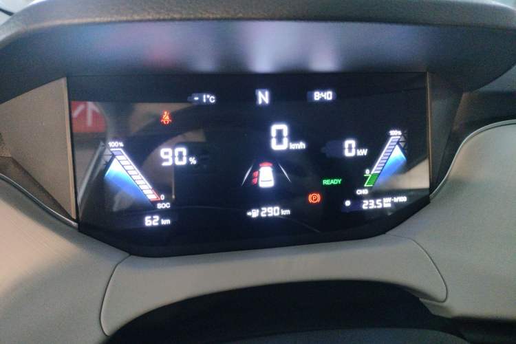 Used Bestune NAT 2022 Comfortable Travel Battery-Swap Version 100kW 414km Instrument Cluster