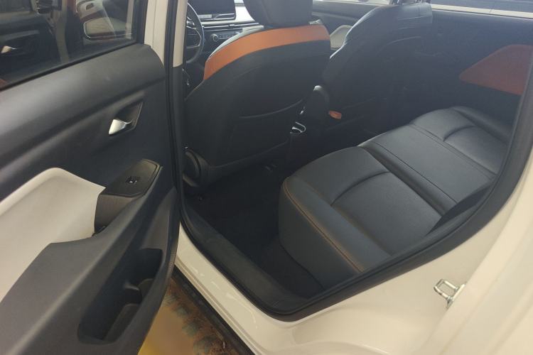 Used Bestune NAT 2022 Comfortable Travel Rental Edition Interior 11